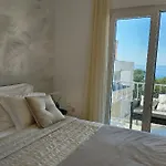Luxury Near The Apartment