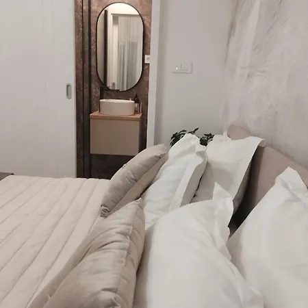 Luxury Near The Apartman