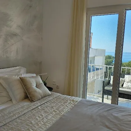 Luxury Near The Apartman