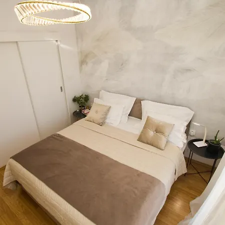 Luxury Near The Apartman *