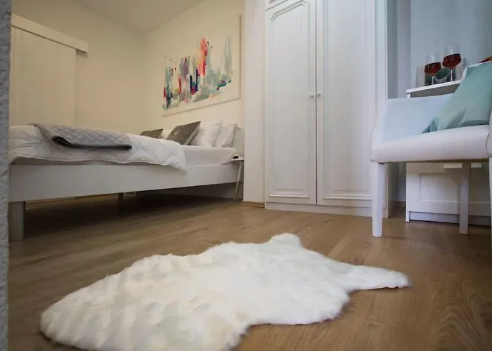 Luxury Near The Apartament Makarska