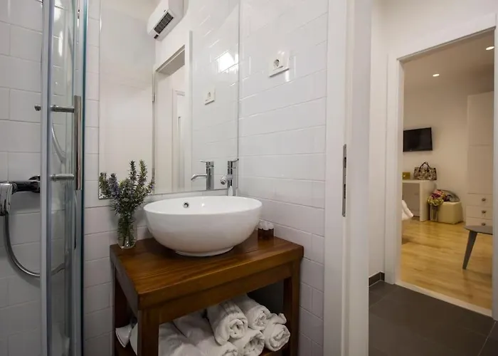 Luxury Near The * Макарська