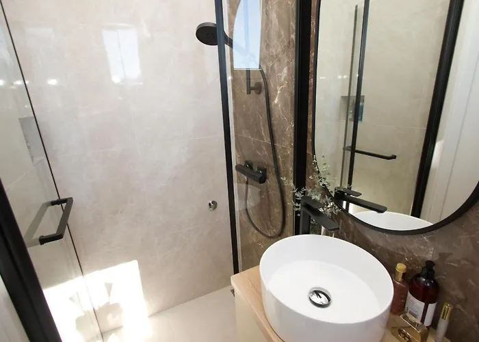 Luxury Near The Apartament